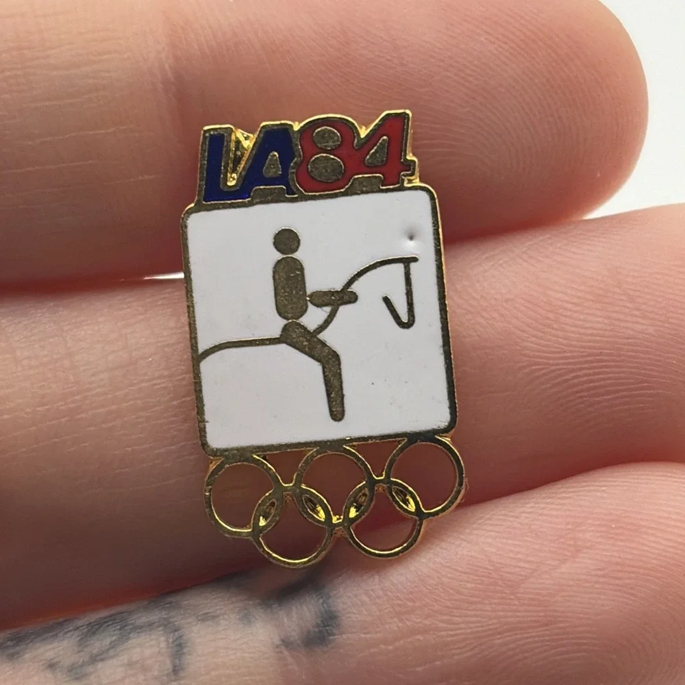 1984 Los Angeles Olympics Equestrian Horse Event Lapel Hat Pin